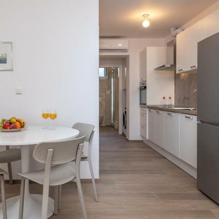Apartments Flora Trogir Exterior photo