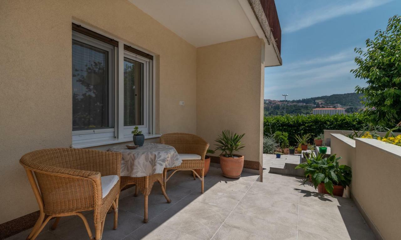 Apartments Flora Trogir Exterior photo