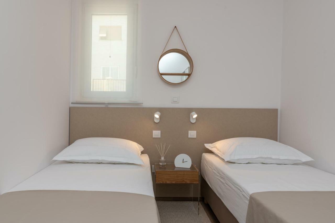 Apartments Flora Trogir Exterior photo
