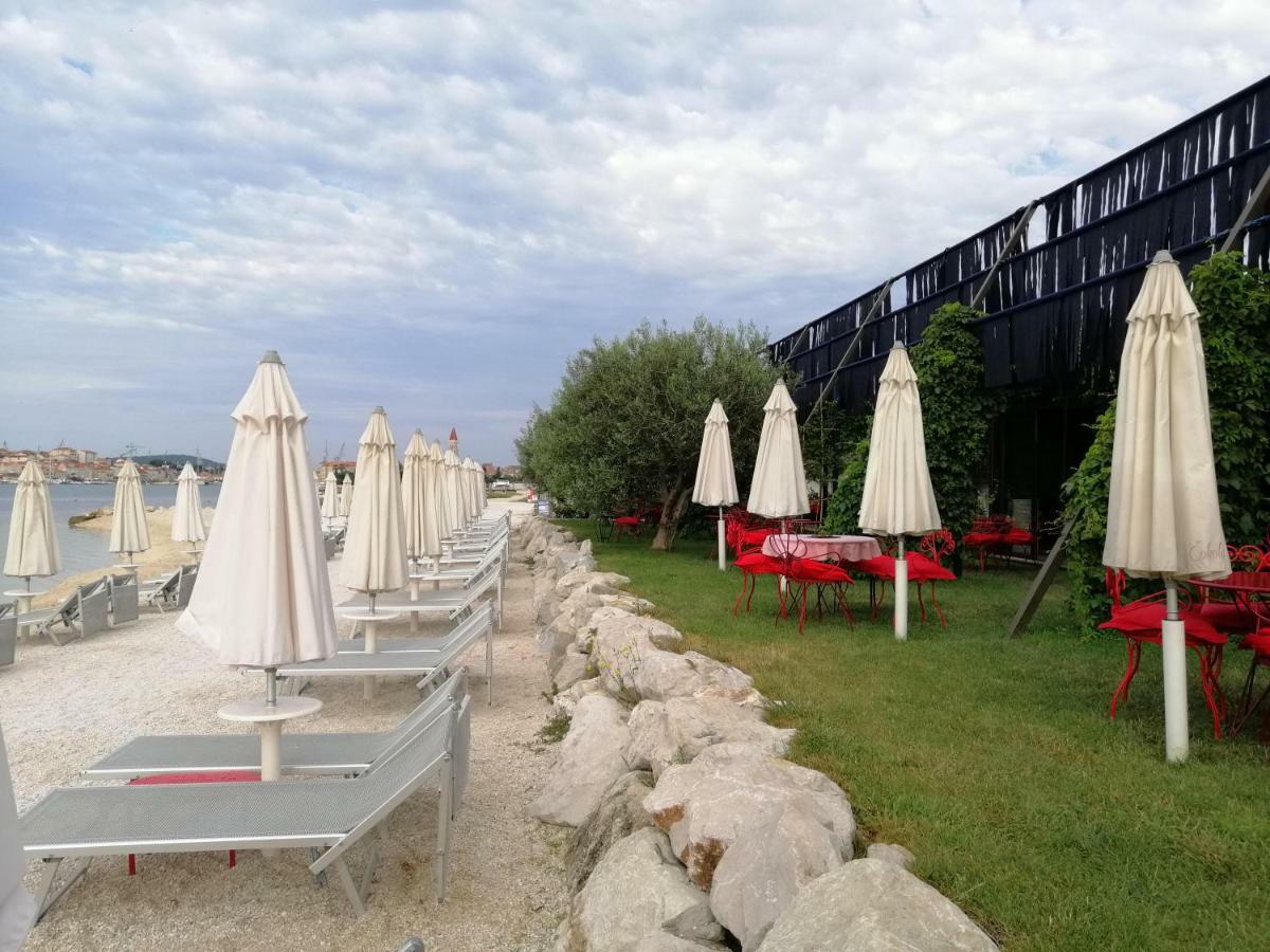 Apartments Flora Trogir Exterior photo