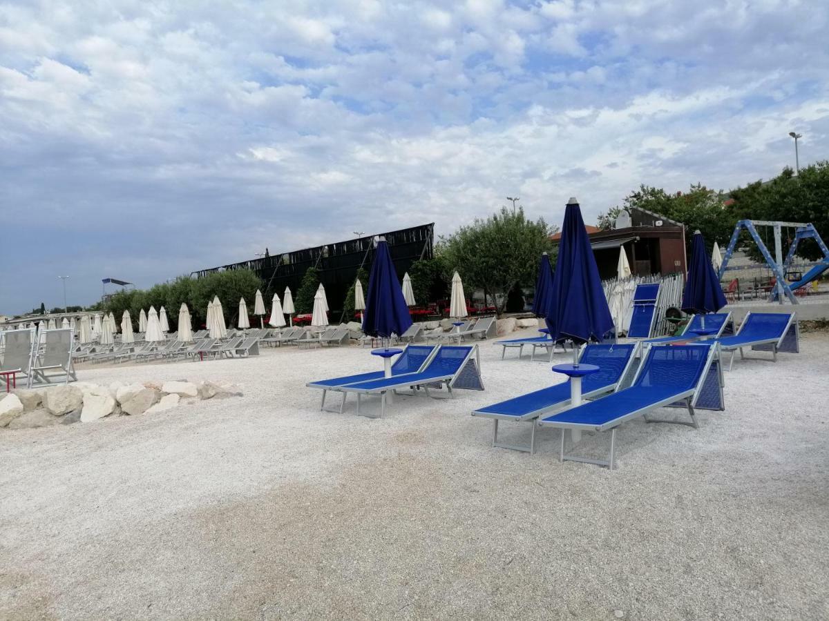 Apartments Flora Trogir Exterior photo