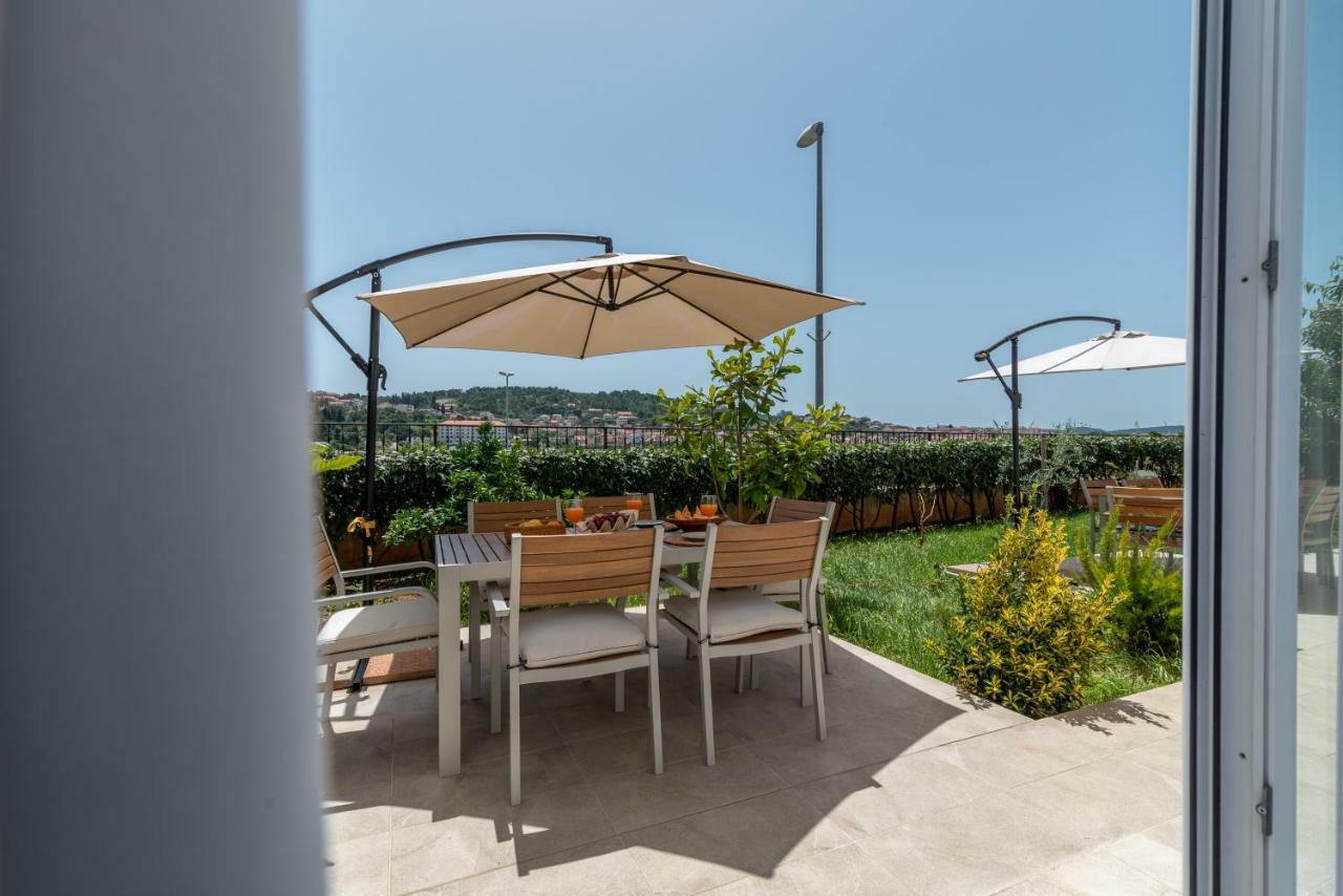 Apartments Flora Trogir Exterior photo