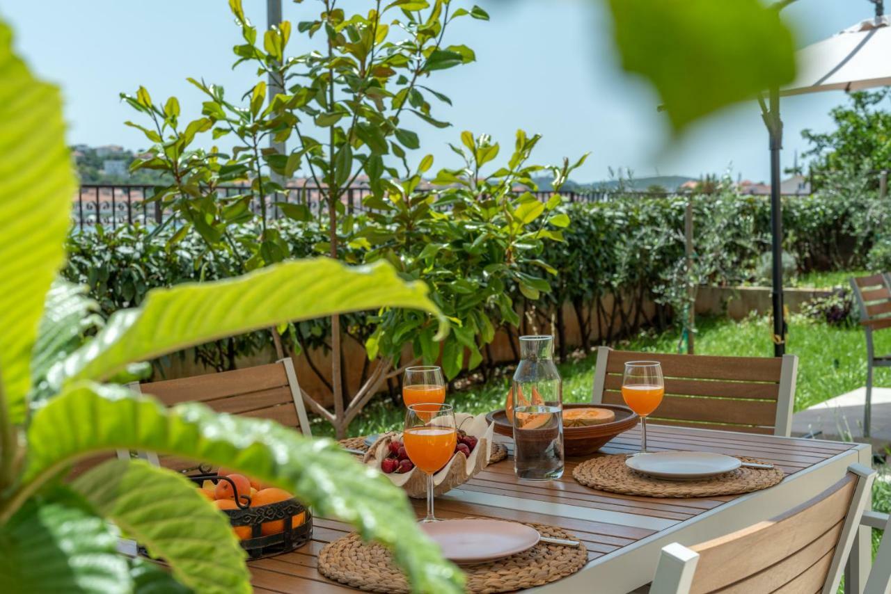 Apartments Flora Trogir Exterior photo
